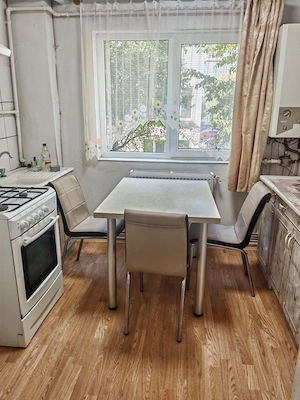 Ofer spre închiriere apartament cu 2 camere - imagine 2