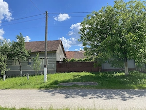 Casă cu 4 camere + anexe și teren 2.877 mp   Rădești, com. Almaș