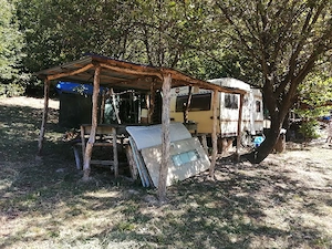 Vând teren 41 ari, dc pădure 36 ari cu poieniță de 5 ari în mijloc. Schimb și cu apartament 2 camere - imagine 4