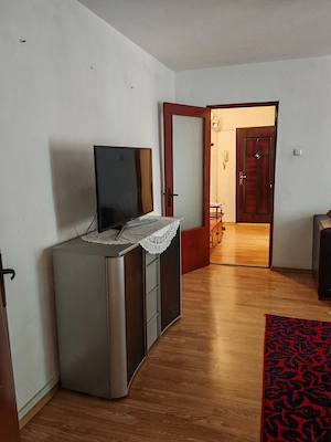 Ofer spre închiriere apartament cu 2 camere - imagine 3