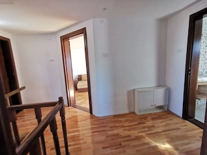 Apartament spatios 136 mp cu GARAJ,boxa,terasa si balcon. - imagine 10
