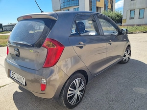Propietar Vand Kia picanto Euro 5 2600  negociabil  - imagine 3