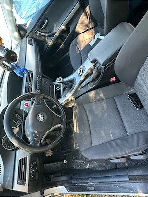 Dezmembrez bmw seria 3 e91 320i 2008
