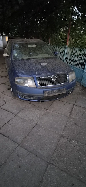 dezmembrez skoda superb  - imagine 3