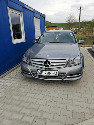 Vând Mercedes C-class  - imagine 2