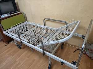 Vând pat de spital,îngrijire bolnavi