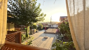 Vand casa si teren alaturat