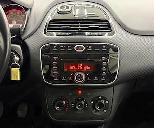Fiat Punto 1.4 8V Dynamic - imagine 12