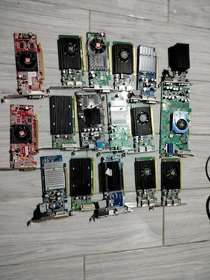 Lot 15 plăci video vechi (NVIDIA   ATI Radeon   Asus)   Netestate
