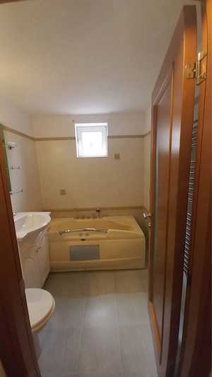 Apartament 3 camere /2 bai/ Centrala, Zona Stanjeneilor, Sp. Badgasar Arseni. - imagine 2