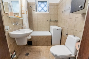 Apartament cu 3 camere și două balcoane, într-o oază de verdeață, Piața Muncii - imagine 9