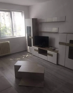 Inchiriez apartament 2 camere decomandat zona Circumvalatiunii - imagine 7