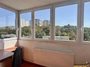 Decomandat, luminos, 2 camere si priveli #537;te superba, zona 7 Noiembrie - imagine 10