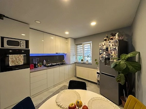 Apartament 2 camere – Primăverii | Parcare | Decomandat