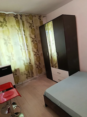 Se închiriază apartament - imagine 2