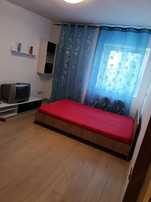 Se închiriază apartament - imagine 4