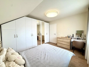 Apartament spatios, 3 camere, pod amenajat, zona centrala Dumbravita - imagine 5