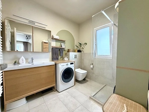 Apartament spatios, 3 camere, pod amenajat, zona centrala Dumbravita - imagine 8