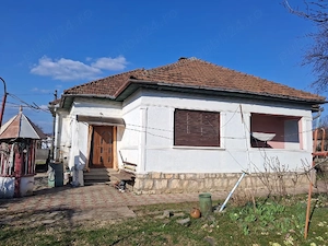 Vând casă în Simeria.