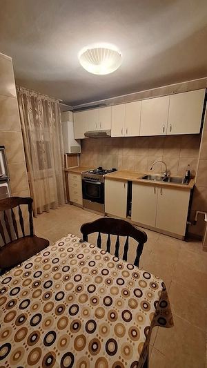 Inchiriere apartament 3 camere Ciuperca M-uri, loc parcare, mobilat, centrala - imagine 4