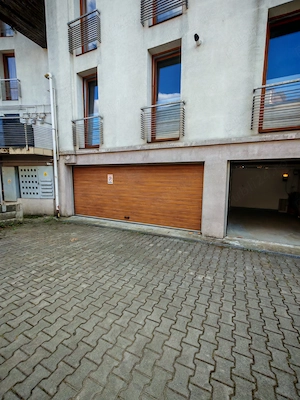 22 Decembrie(linga Politia Jud. MM), apartament 2 camere, mobilat si utilat, garaj sub bloc,340 euro - imagine 2