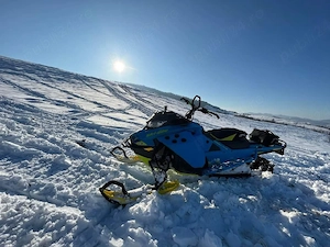 Snowmobil SkiDoo850 - imagine 1