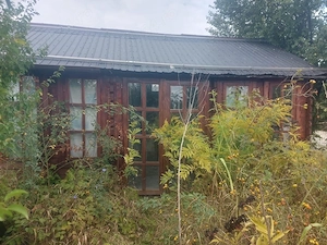 Pachet complet   container locuibil + căsuță lemn 24 mp + 5 panouri solare + generator + piscină - imagine 5