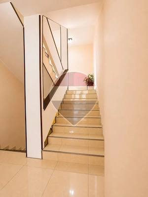 Casă / Vilă cu 12 camere de închiriat în zona Fundeni - imagine 12