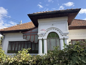 Casă de vânzare cu 6 camere in Câmpulung  - zona Sud - imagine 5
