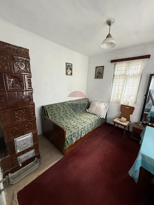 Casă de vânzare cu 6 camere in Câmpulung  - zona Sud - imagine 6