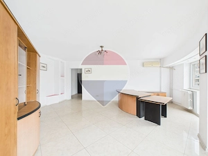 Apartament cu 3 camere de vanzare - Spatiu de birou - Rond Alba Iulia - imagine 2