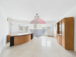 Apartament cu 3 camere de vanzare - Spatiu de birou - Rond Alba Iulia