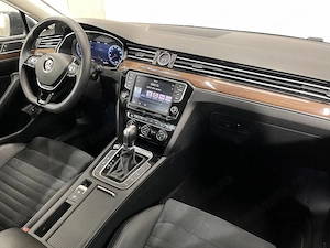 Volkswagen Passat - imagine 8