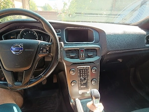 Volvo model V40 D4 - imagine 2