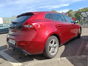 Volvo model V40 D4