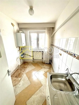 Apartament 2 camere decomandate, etaj 3, zona Energiei, str. Banatului 3 - imagine 9