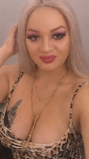 Transexuala  pt incepatori fac si show web 