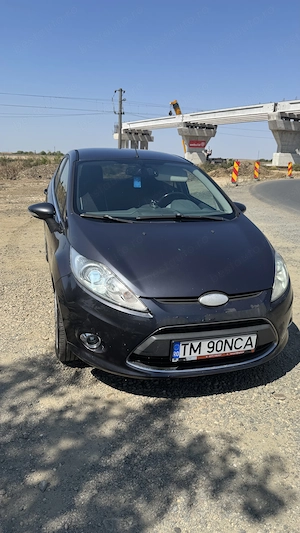 Ford fiesta MK VI 2009 - imagine 2
