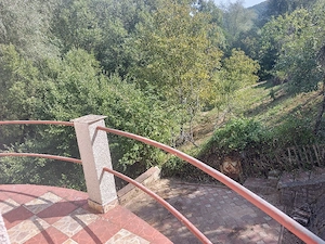Vând Vila cu 5 camere în Toplița, lângă râul Cerna, în mijlocul naturii. Preț 65000 EUR   - imagine 9