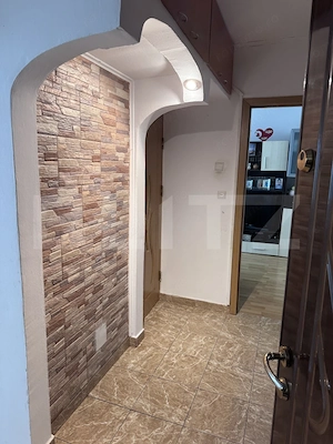 Apartament cu 2 camere, 38 mp, zona Malu Rosu