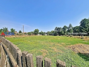 Casă 3 camere + 2.341 mp teren, zona centrală Recea, Argeș – 28.000 € - imagine 8