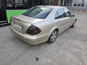 Mercedes E220 - imagine 5
