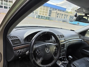 Mercedes E220 - imagine 4
