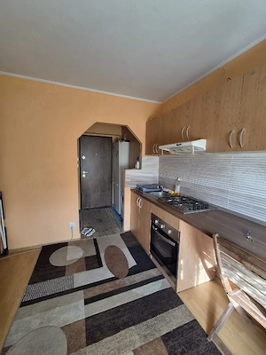 Dau in chirie garsoniera mica ,str.Calugareni et 4,rogerius 900lei plus garantie