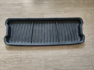 Vând tăviță portbagaj originală Skoda