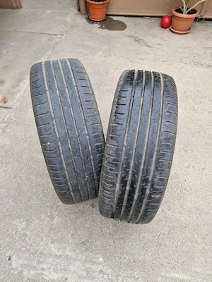 Vand 2 anvelope vara 215/55r17 vara 