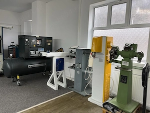 Vând utilaje profesionale pentru fabricarea încălțămintei