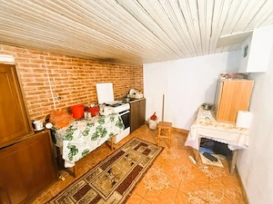 Gospodarie In Teslui | Teren 2700 mp | Casa+anexe - imagine 4