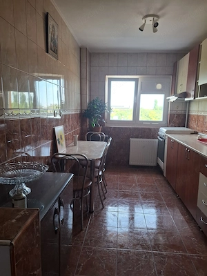 Apartament 3 camere de închiriat   1 Decembrie 1918, zona Piața Miniș - imagine 3