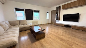 Apartament la curte, 2 băi, loc de parcare, zona linistita, dressing